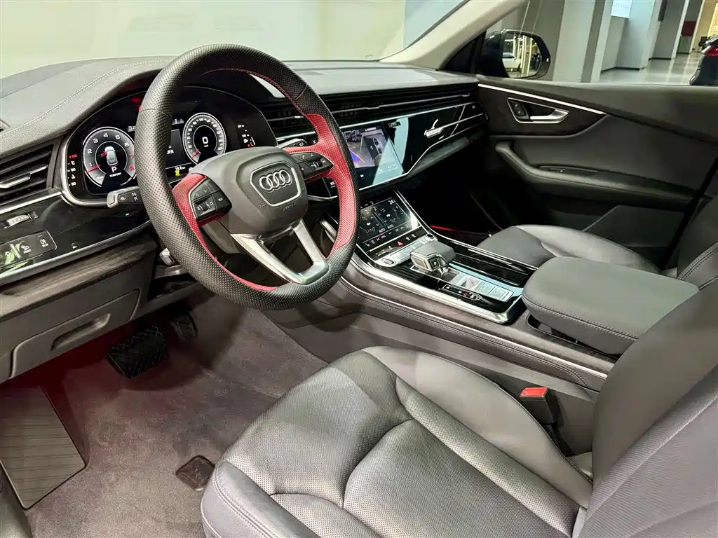 Audi Q8 2023 55 TFSI Luxury Dynamic Edition