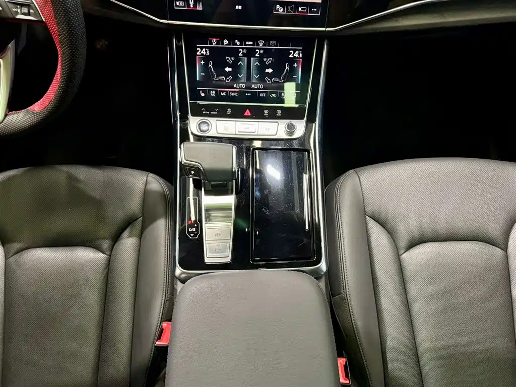 Audi Q8 2023 55 TFSI Luxury Dynamic Edition