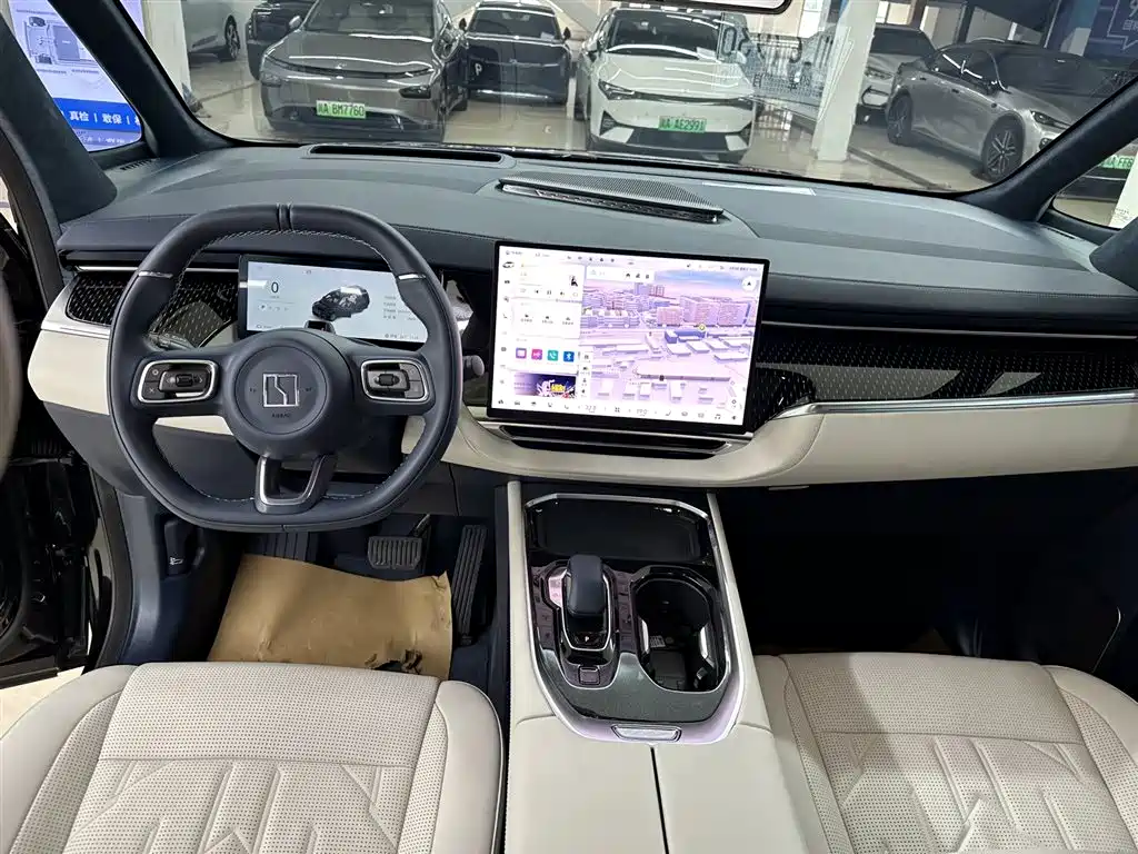 Jizhe 009 2024 Edition Six Executive Edition Four Wheel Drive 108kWh