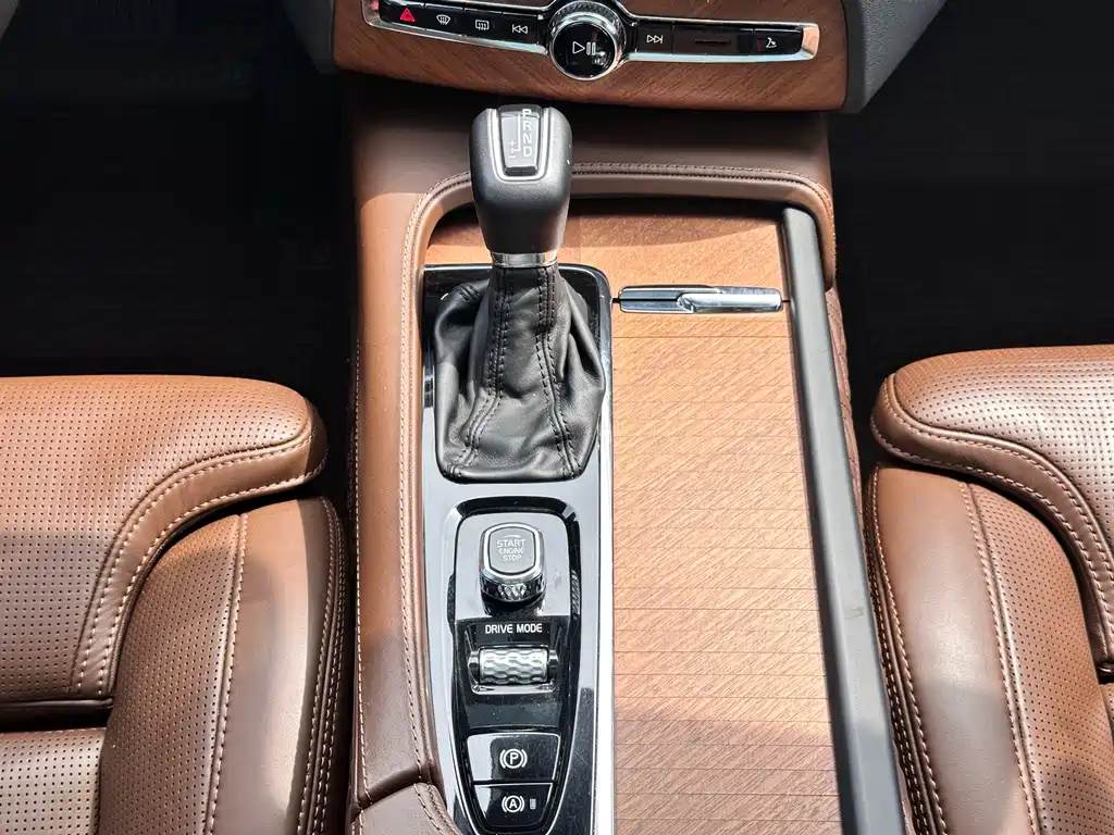Volvo XC90 2018 T6智尊版 7座