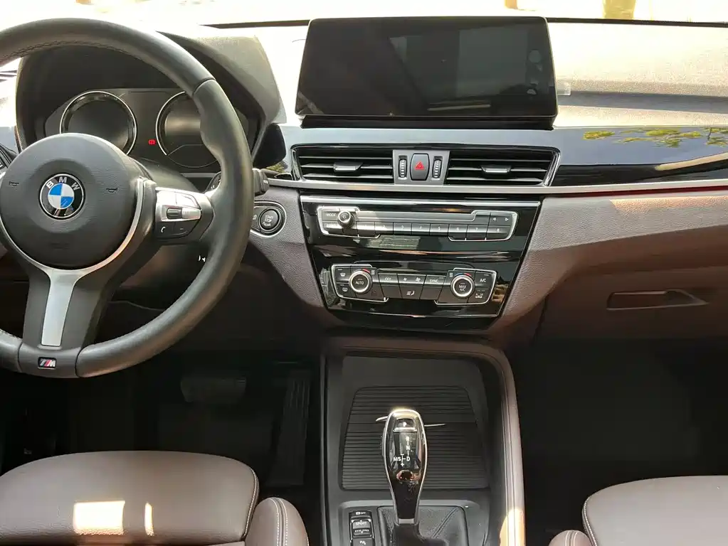 BMW X1 2021 sDrive25Li Leading Edition