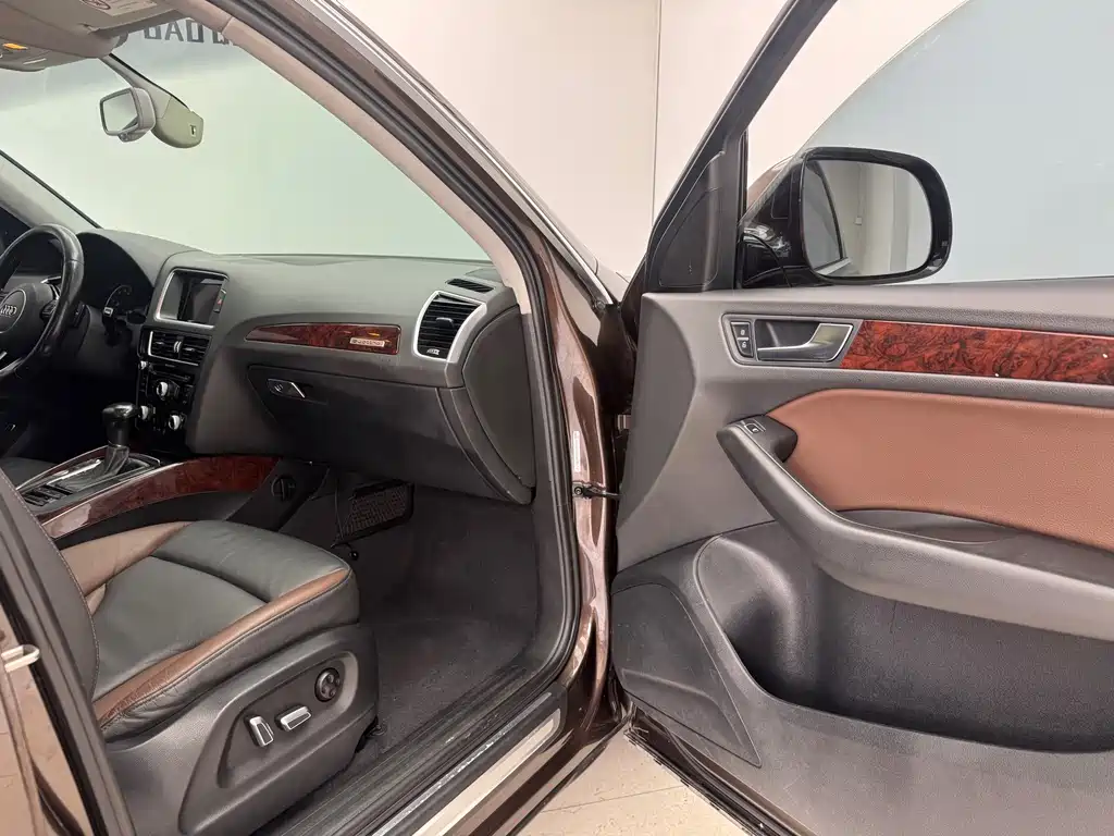 Audi Q5 2017 model 40 TFSI Technology Edition