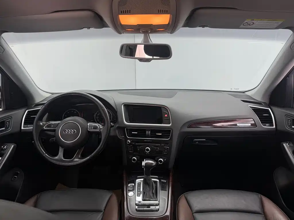 Audi Q5 2017 model 40 TFSI Technology Edition