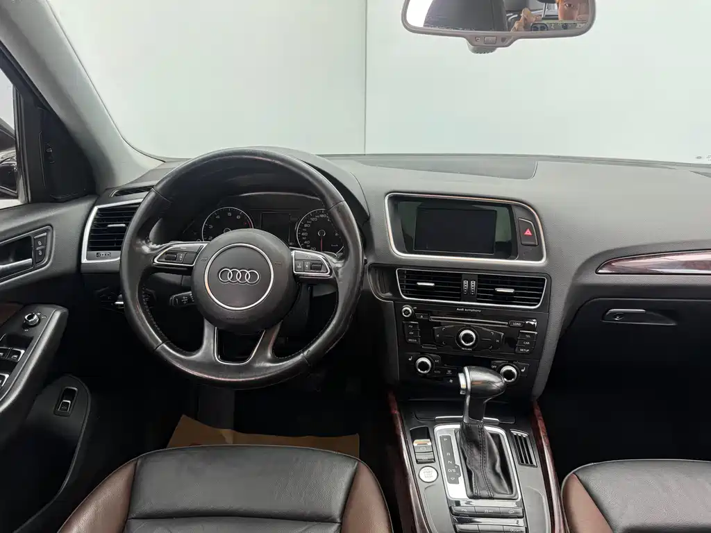 Audi Q5 2017 model 40 TFSI Technology Edition