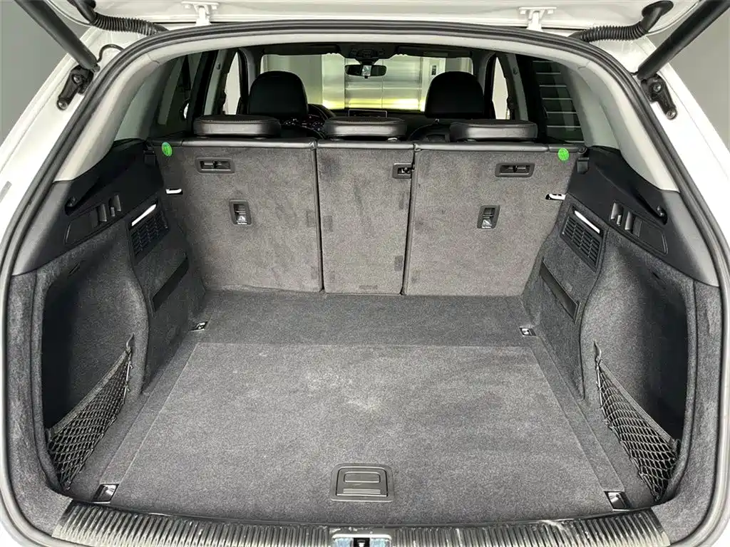 Audi Q5L 2018 40 TFSI Rongxiang Fashion Edition National VI