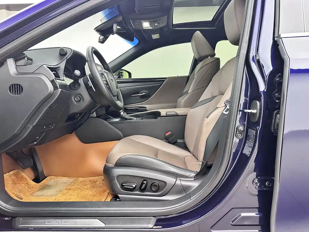 Lexus ES 2022 300h Excellence Edition