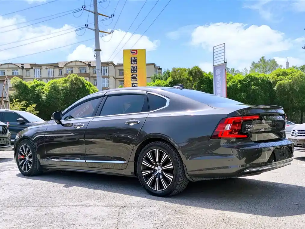 Volvo S90 2021 B5 Intelligent Comfort Luxury Edition