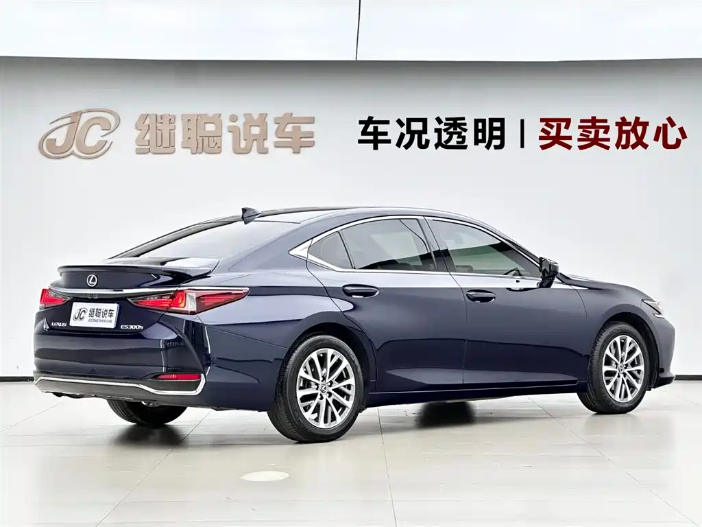 Lexus ES 2022 300h Excellence Edition