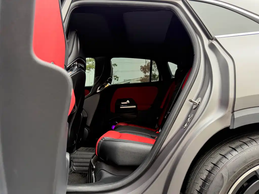 Mercedes-AMG GLA 45 4MATIC+ 2021