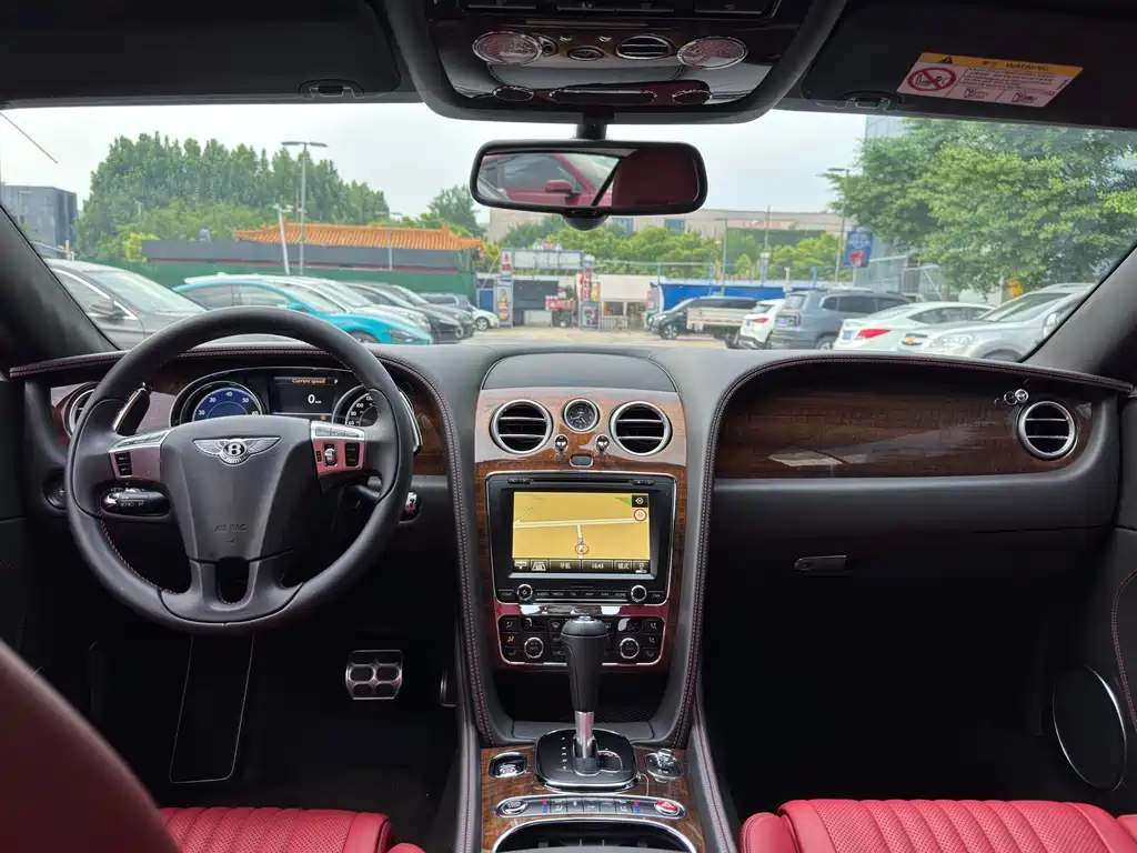 Audi A8 2016 model 4.0T GT V8 standard edition
