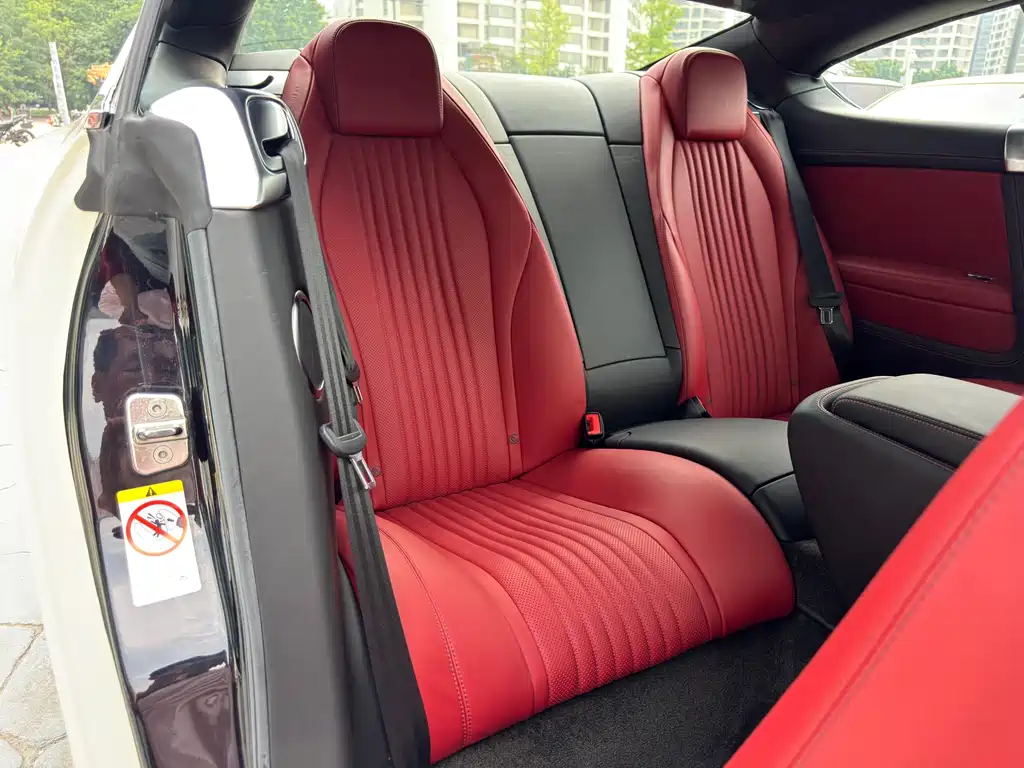 Audi A8 2016 model 4.0T GT V8 standard edition