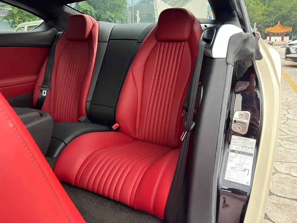 Audi A8 2016 model 4.0T GT V8 standard edition