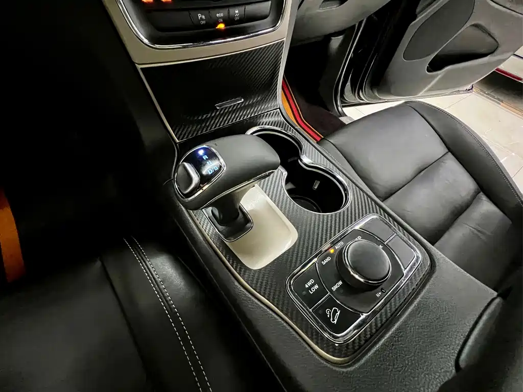 Grand Cherokee (Import) 2015 3.0L Shuxiang Navigation Edition