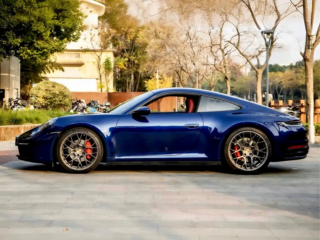 Porsche 911 2023 Carrera 3.0T