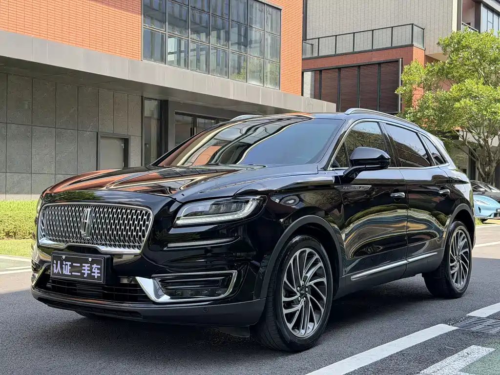 Navigator Import 2020 Model 2.0T All-Wheel Drive Zunya Edition