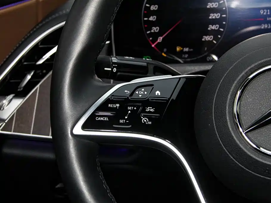 Mercedes-Benz E-Class 2024 E 300 L Fashion Edition