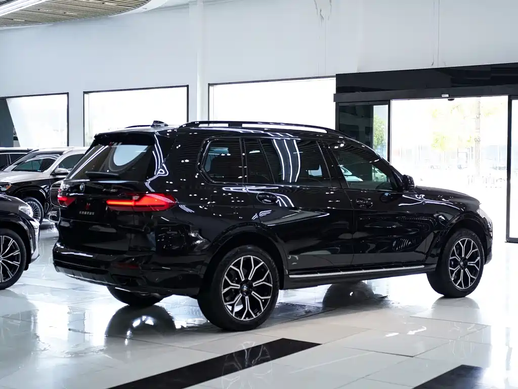 BMW X7 2021 xDrive40i Luxury Package