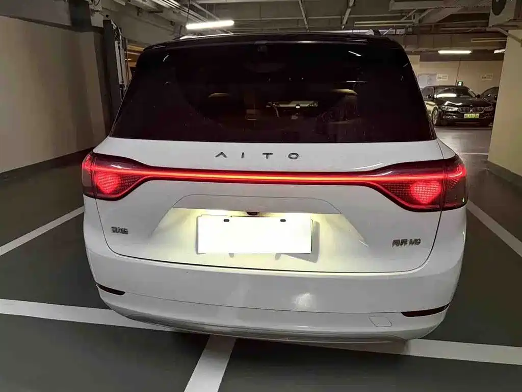 SUV M9 2024 Edition Range-Extended Ultra Version 52kWh 5-Seat Version