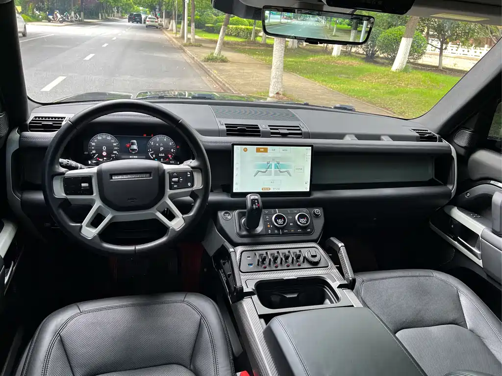 Land Rover Defender 2024 110 3.0T P400 XS