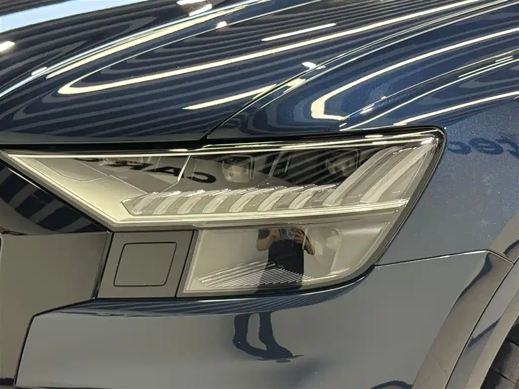 Audi Q8 2023 55 TFSI Luxury Dynamic Edition