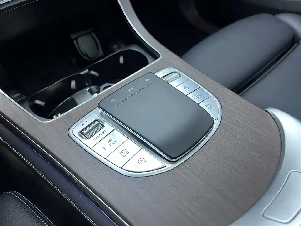 Mercedes GLC 300 L 4MATIC Sport Line 2020款