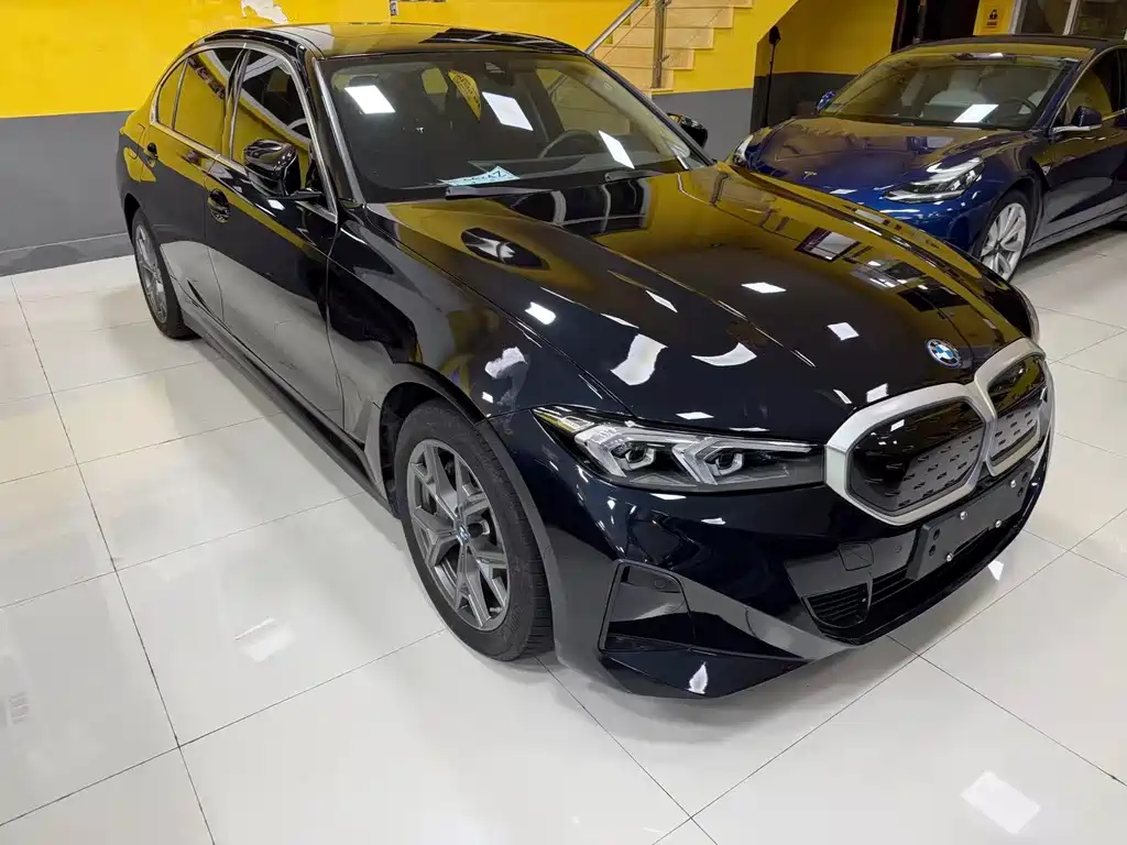 BMW i3 2022 eDrive 35 L