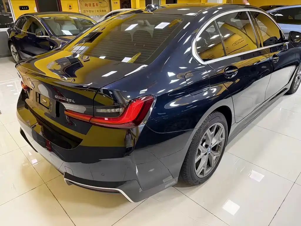 BMW i3 2022 eDrive 35 L