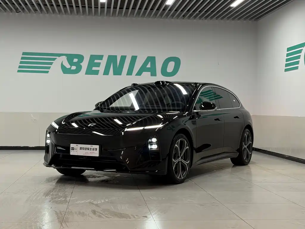 NIO ET5T 2026 Model Touring