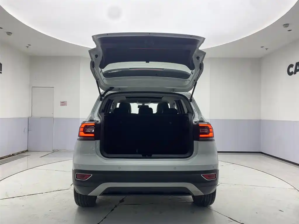 Tayron 2023 200TSI DSG Yuezhiilian Edition
