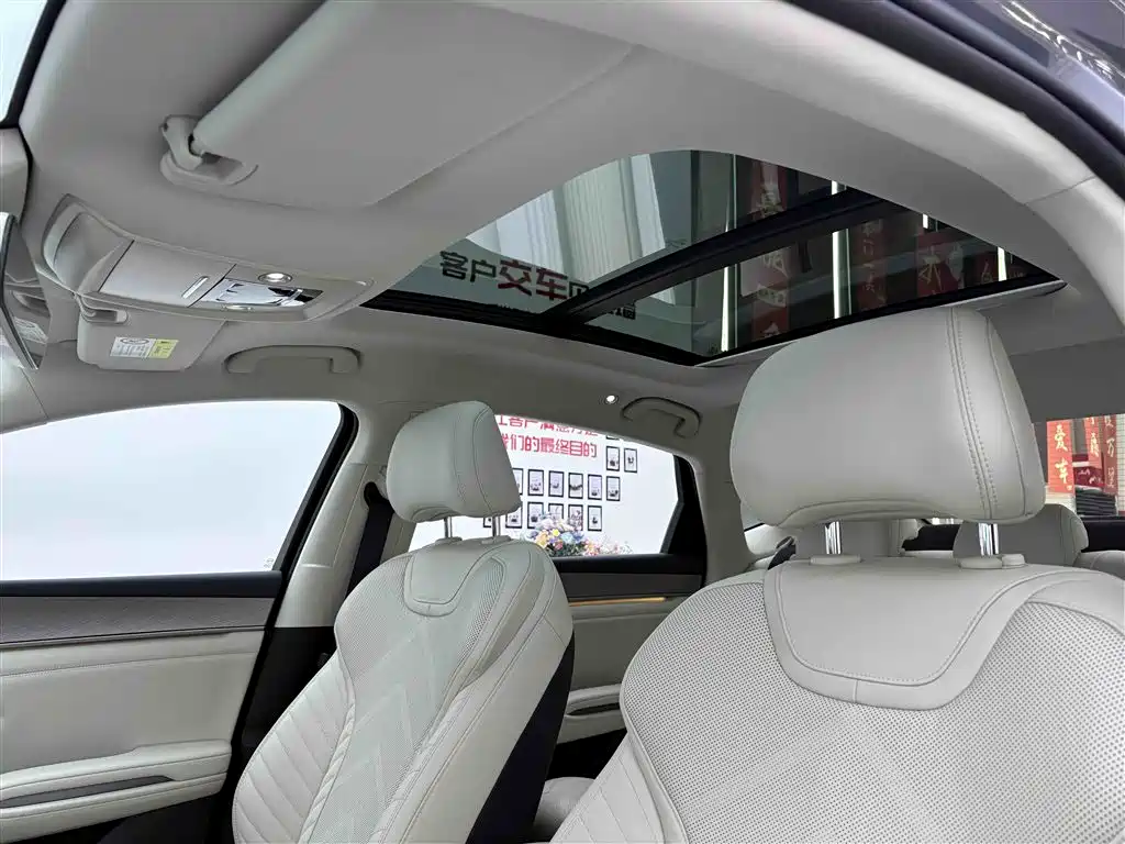 秦L 2024款 DM-i 120KM 卓越型 **Translated:** Qin L 2024 DM-i 120KM Excellence Edition