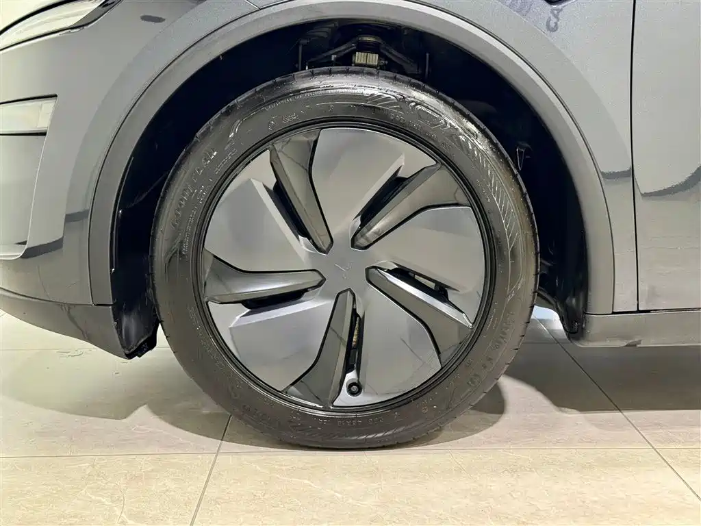 Model Y 2025 Rear-Wheel Drive Edition