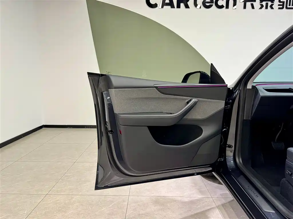 Model Y 2025 Rear-Wheel Drive Edition
