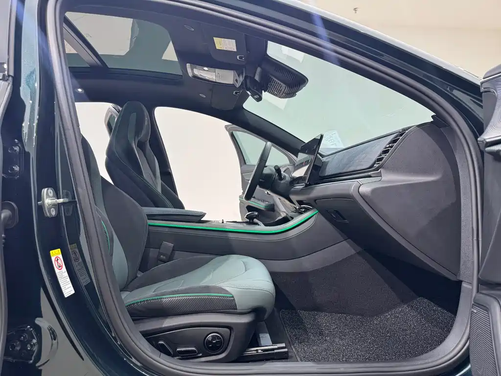 Han 2022 EV 610KM Four-Wheel Drive Qianshan Cui Limited Edition