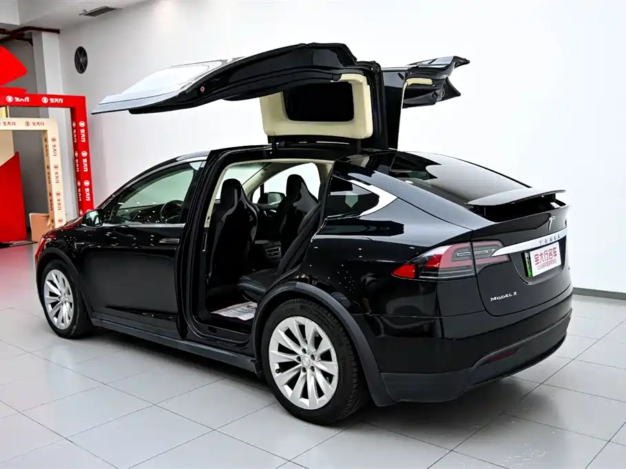 Model X 2016 90D