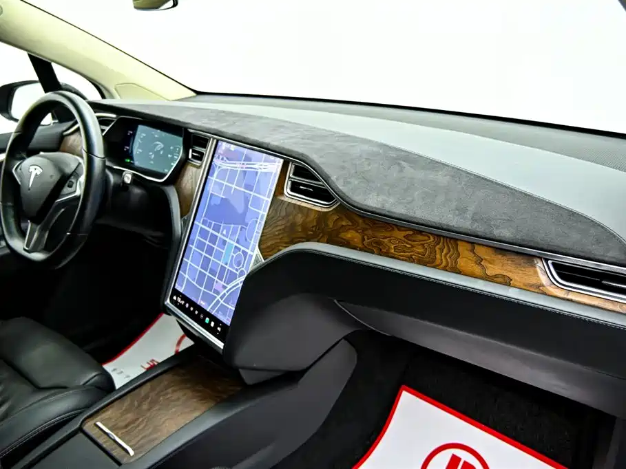 Model X 2016 90D