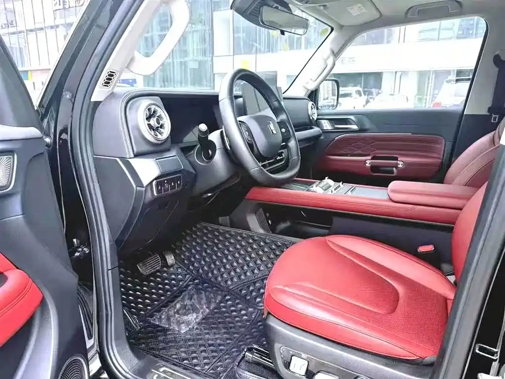 Tank 300 2025 Model 2.0T Gasoline Challenger