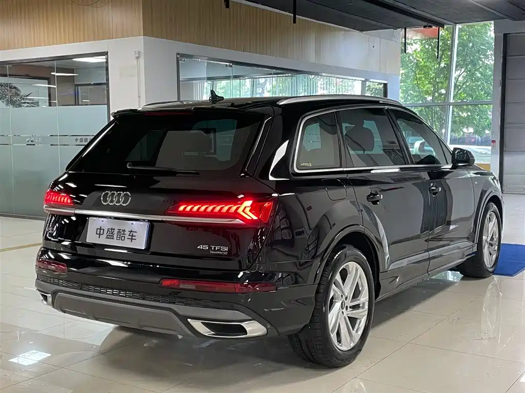 Audi Q7 2023 45 TFSI quattro S line Sport Edition