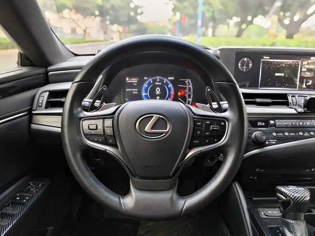 Lexus ES 2020 200 Excellence Edition