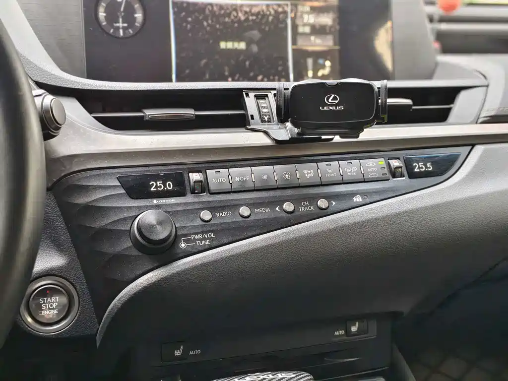 Lexus ES 2020 200 Excellence Edition