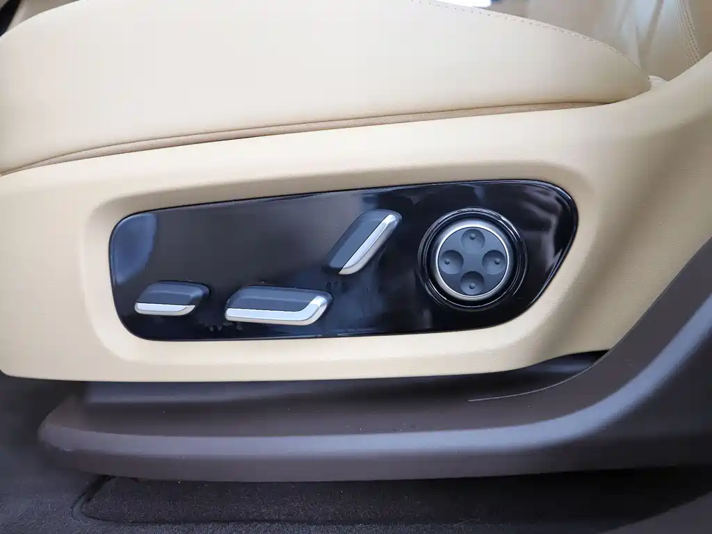 SUV M9 2025 Edition Range-Extended Ultra Version 52kWh 5-Seat (192-line LiDAR)