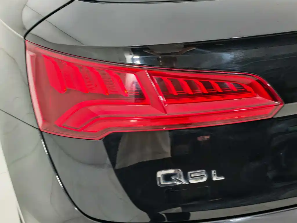 Audi Q5L 2020 40 TFSI Luxury Fashion Edition