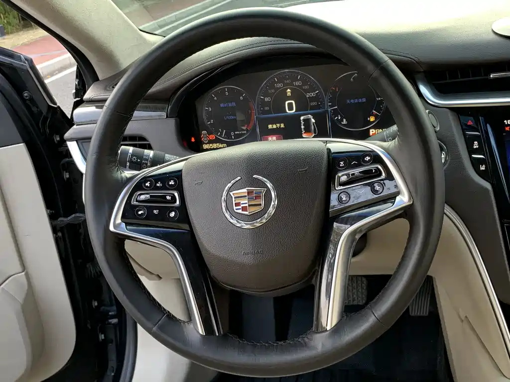 Cadillac XTS 2015 28T Platinum Edition