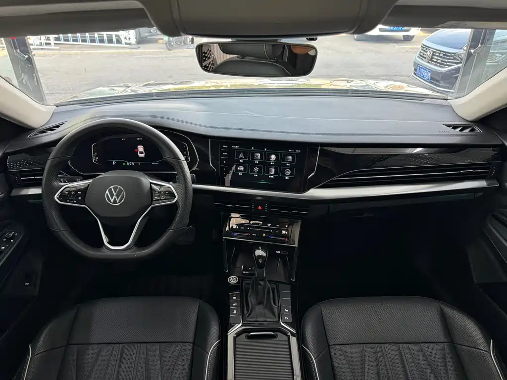 Passat 2022 330 TSI Luxury Edition