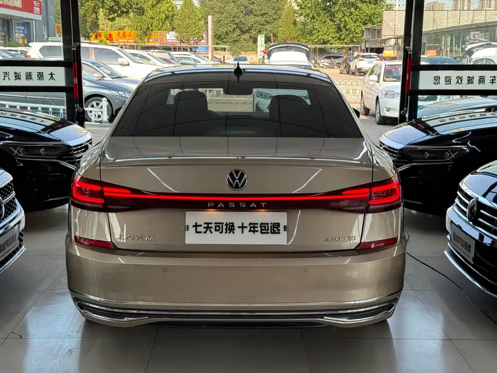 Passat 2022 330 TSI Luxury Edition