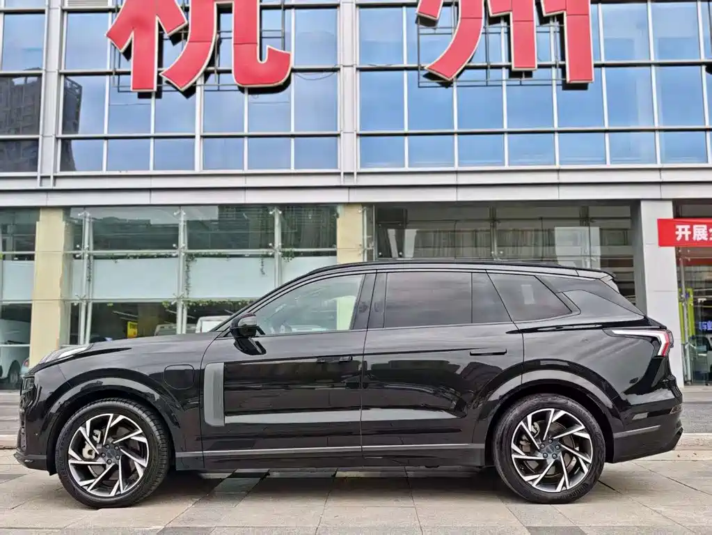 Lynk & Co 09 EM-P 2021 2.0T PHEV Ultra 6-seat
