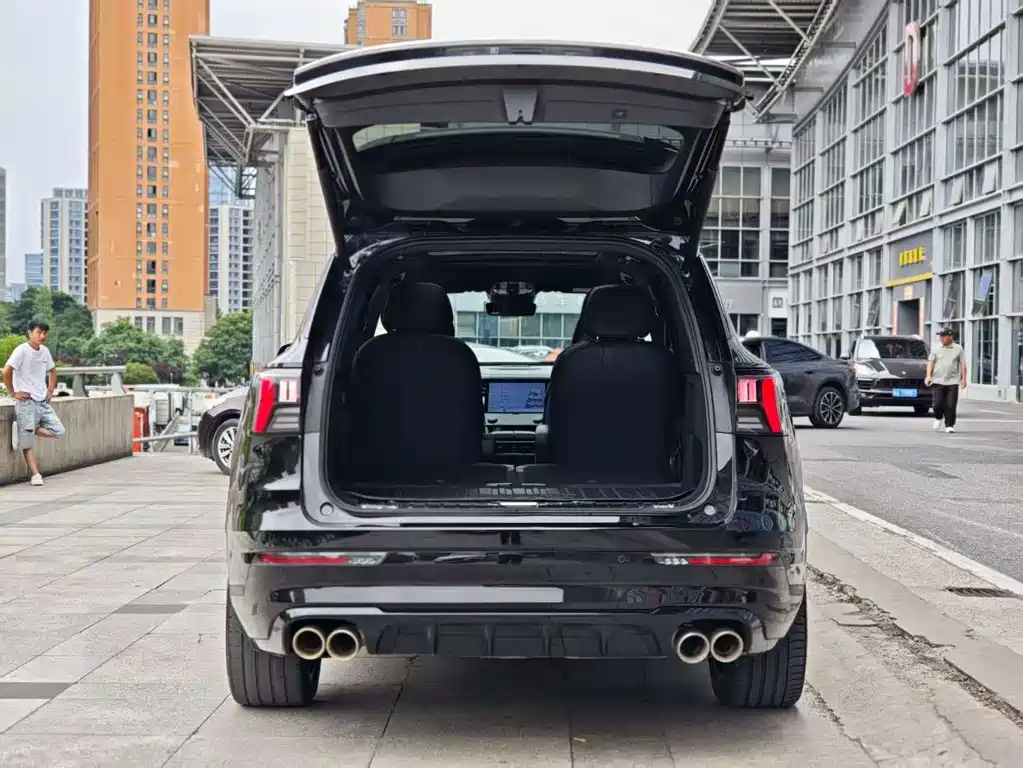 Lynk & Co 09 EM-P 2021 2.0T PHEV Ultra 6-seat
