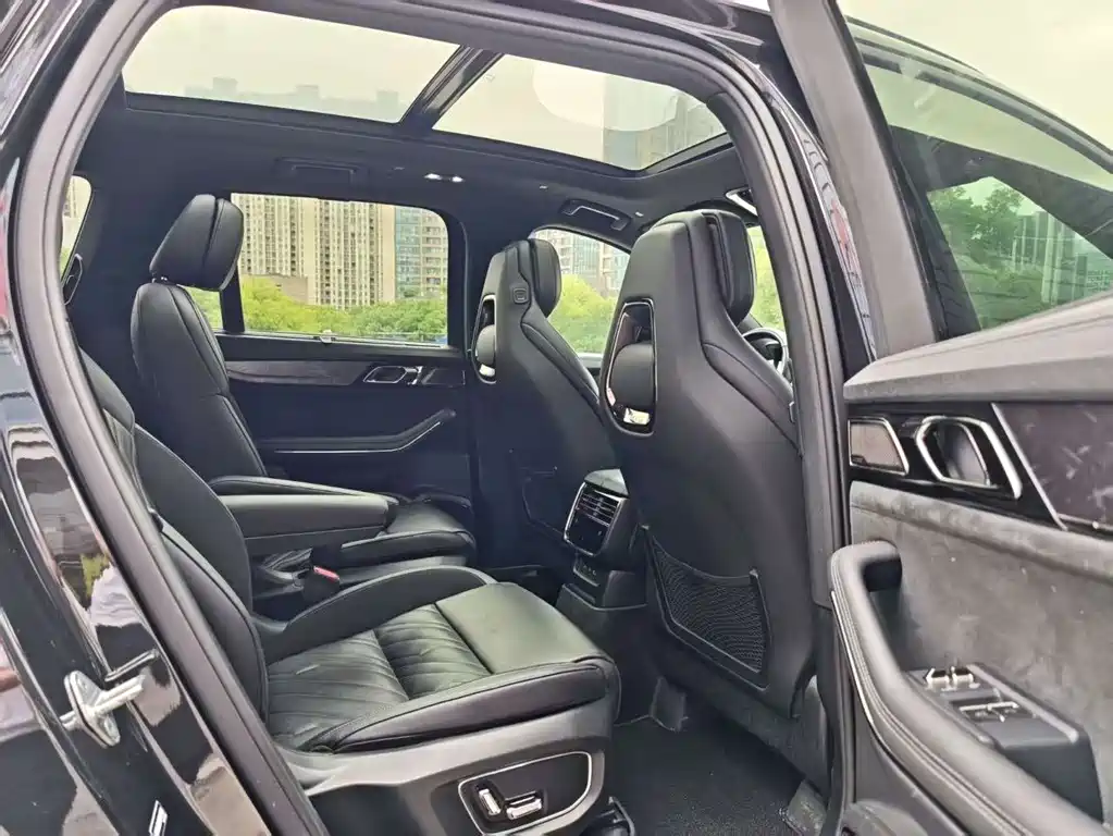 Lynk & Co 09 EM-P 2021 2.0T PHEV Ultra 6-seat