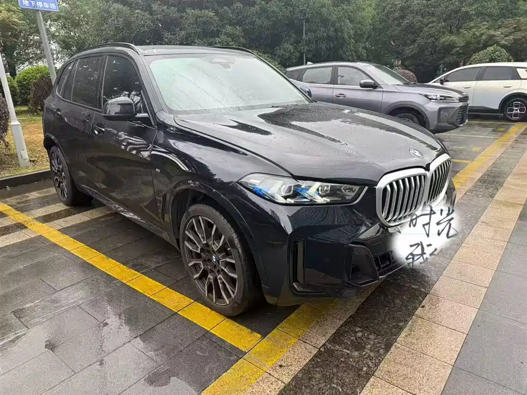 BMW X5 2023 xDrive 40Li M Sport Nightshade Package