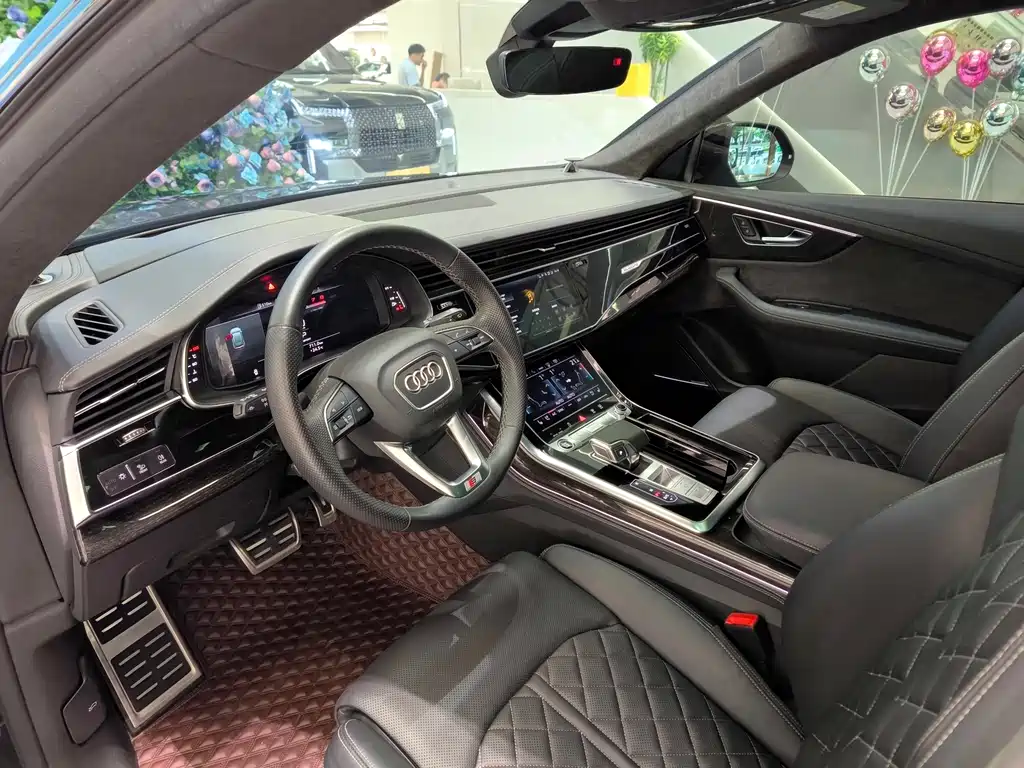 Audi Q8 2022 Dark Knight Hall Edition 55 TFSI