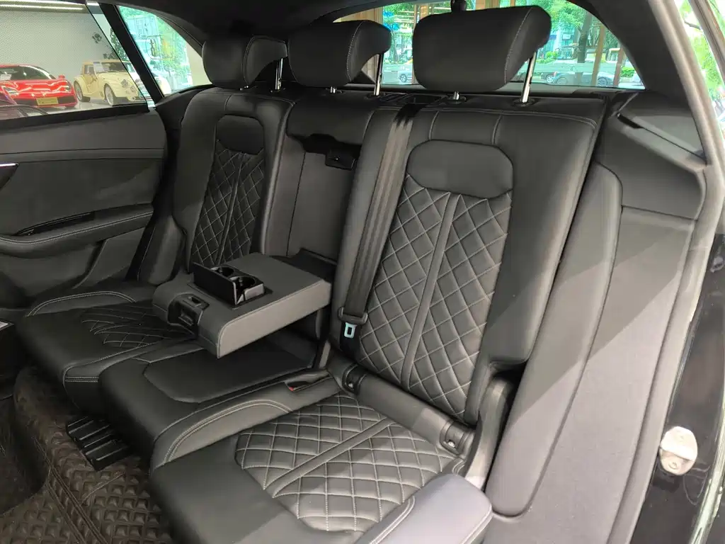 Audi Q8 2022 Dark Knight Hall Edition 55 TFSI